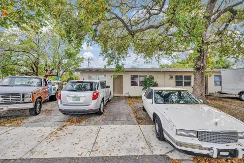 Oakland Park Duplex Opportunity