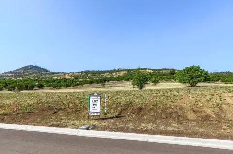 Residential Land in Saddle Ridge