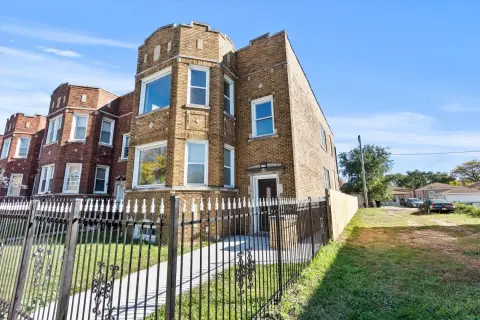 Renovated Chicago Two-Flat For Sale