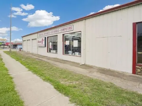 Mixed-Use Building with Highway Frontage