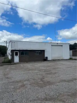 Warehouse with Office and Parking