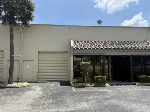 Functional Office and Warehouse Space