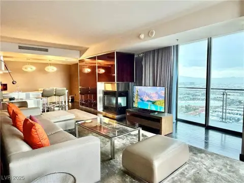 Las Vegas High-Rise Suite