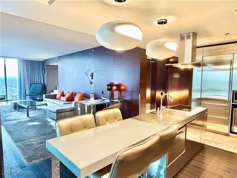 Las Vegas High-Rise Suite