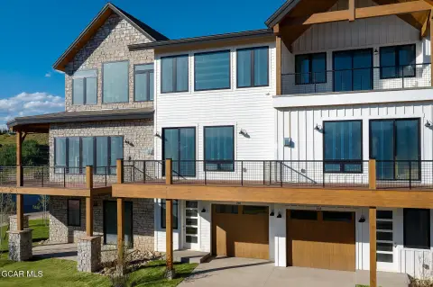 Spacious Townhome in Fraser Valley