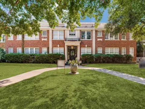 Charming Multifamily Property in Dallas