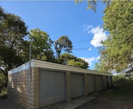 Versatile 6-Bay Garage For Sale