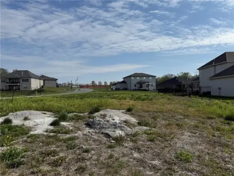 Residential Land in Blue Springs