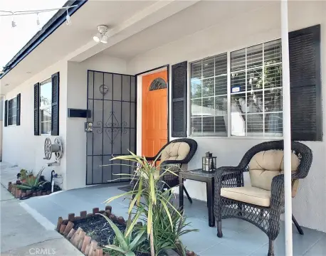 Charming Duplex in North Long Beach