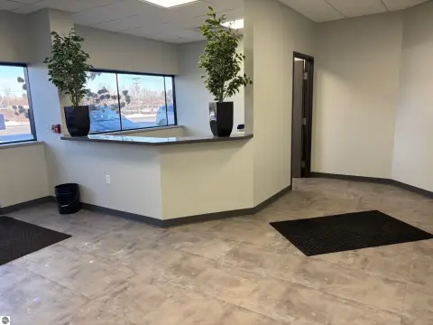 Newer Retail/Office/Truck Space Available