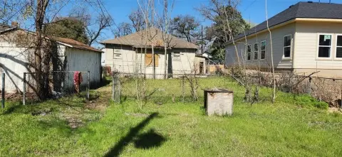 Residential Land in Dallas, TX