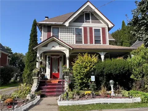 Victorian House Near College