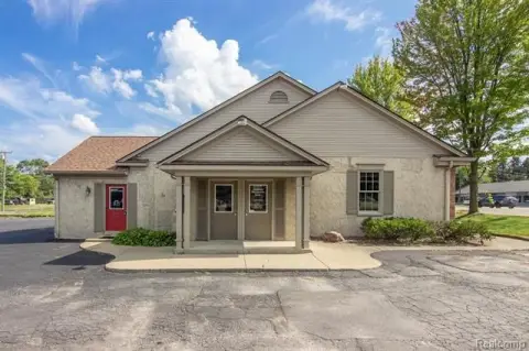 Clarkston Commercial Space For Lease