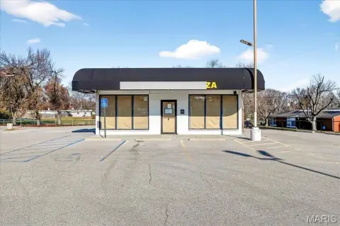 Freestanding Highway Storefront