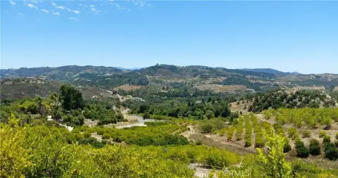 De Luz Land with Panoramic Views