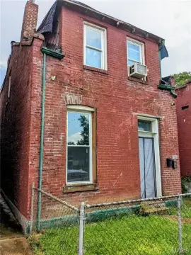 Renovated Brick Duplex in St. Louis