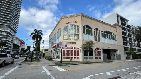 Edgewater Retail/Office/Restaurant Space