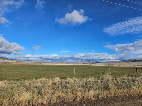 60 Acres in Camas Prairie