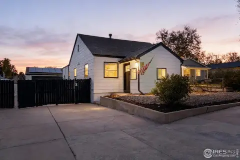 Longmont Duplex with Detached Garage