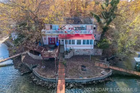 Lakefront Resort with Established Bar
