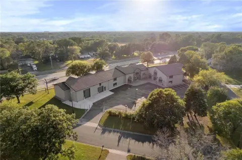 Versatile Commercial Building in Coon Rapids