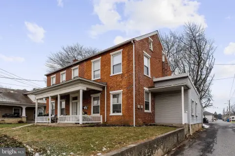 Income-Producing Triplex in Manheim