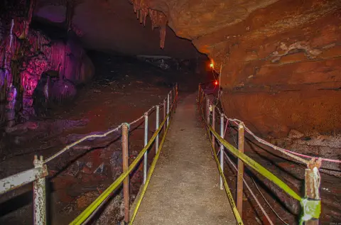 Shawnee Cave on 9.72 Acres