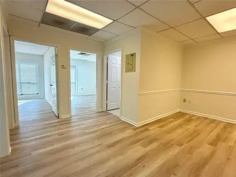 Single-Story Office Unit