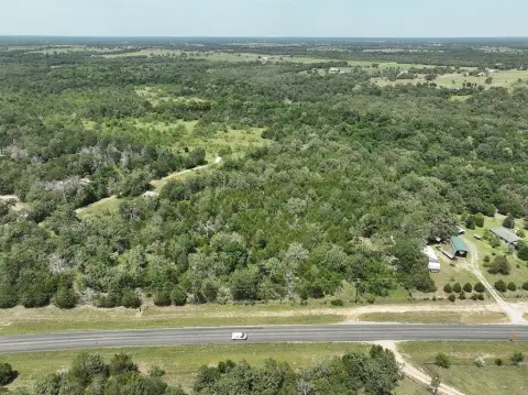 4-Acre Retreat Near Lake Somerville