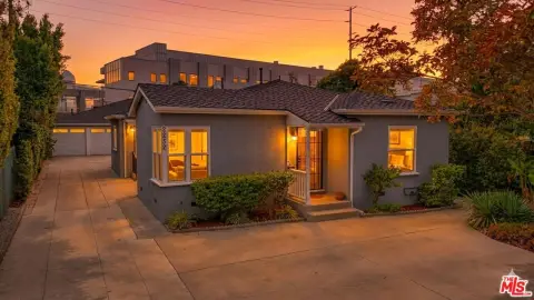 Triplex with Detached Rear Residence