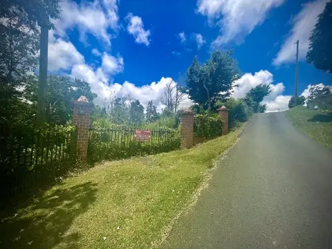 Land with Panoramic Mountain Views