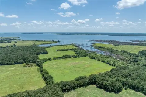 Lamasco, TX Lakefront Land Parcel