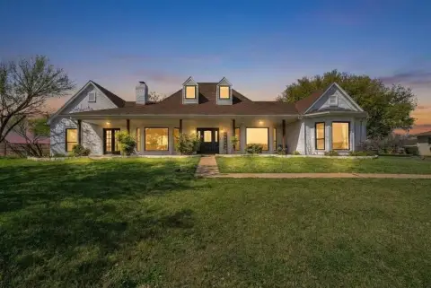 Equestrian Ranch with Guest House