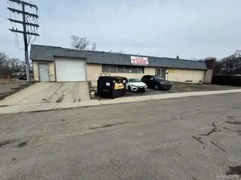 Equipped Automotive Facility with License