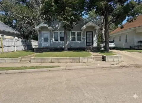 Wichita Duplex Near Wesley Hospital