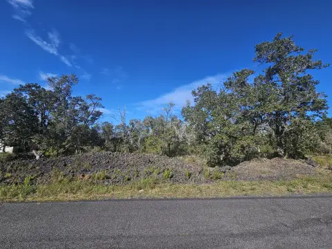 Land in Hawaiian Ocean View