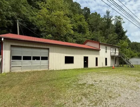 Commercial Property in Avawam, Kentucky