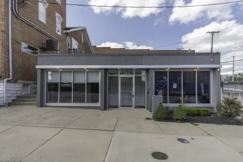 Storefront Office/Retail Building