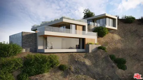 Hollywood Hills Plateau with Views