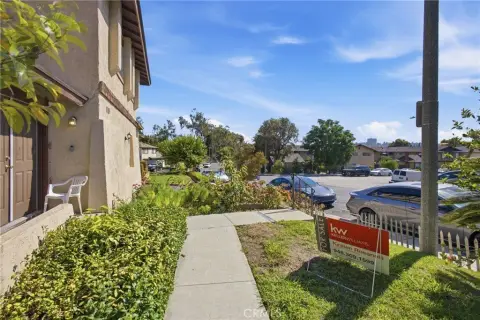 4-Unit Quadplex with Fireplace