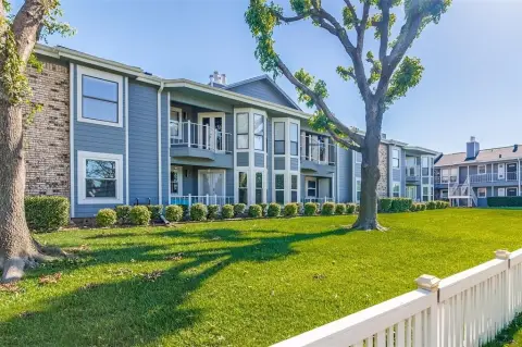 Victorian Condo Near Bishop Arts