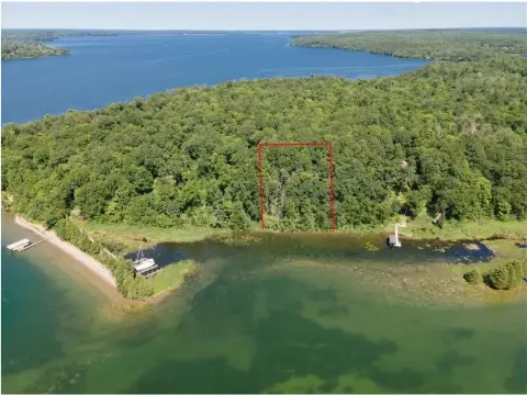 Shoreline Lot on Templar Point