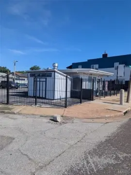 Storefront with Central Air