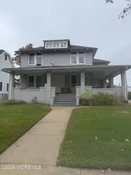 Triplex on Oversized Lot
