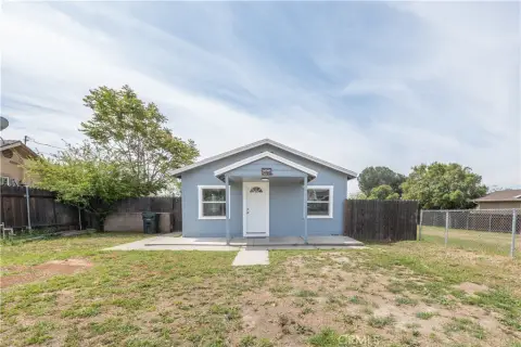 Remodeled Duplex with Two Patios