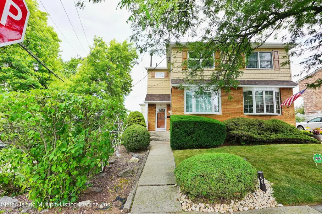93 Donley Ave, Staten Island, NY 10305