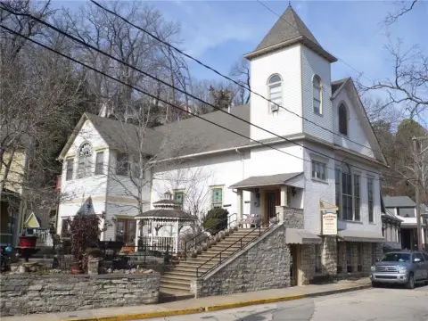 Historic Bed & Breakfast With Suites