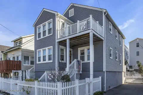 Duplex with Lower-Level Storage