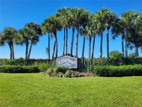 Acre Lot in Old Fort Denaud