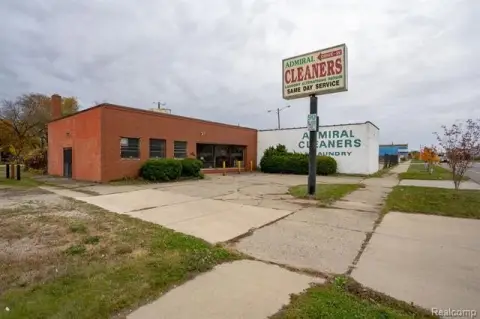 Joy Road Commercial Building